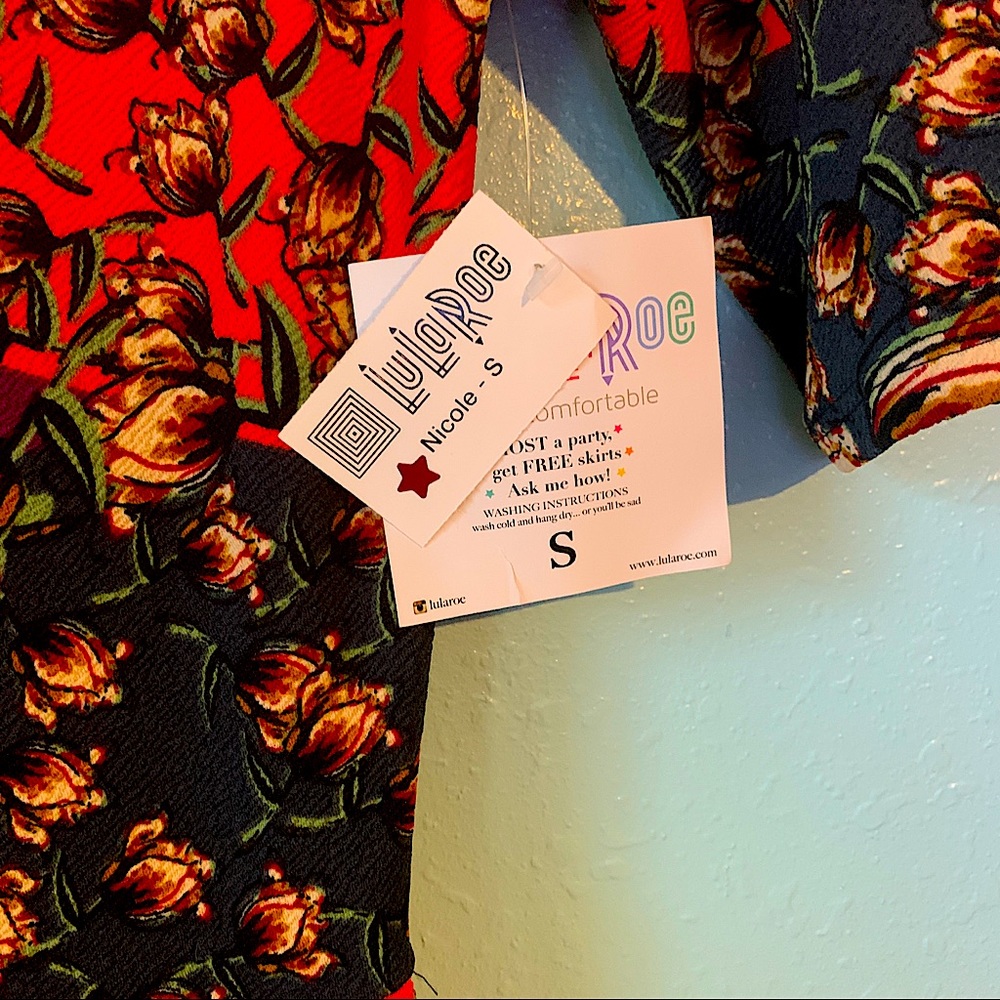 LuLaRoe Dress Nicole - S Floral Print SZ Small NWT - Picture 2 of 5